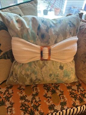 Strapless Cream Textured Bandeau Bikini Top with Tortoise Buckle